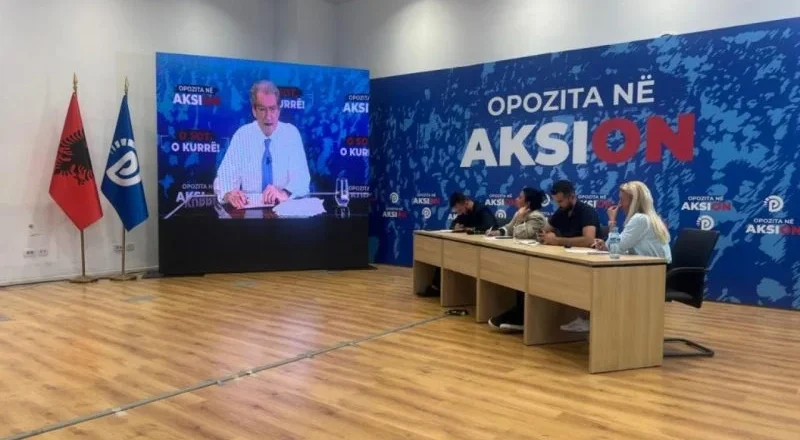 “Prokurorët e SPAK monstra, vrasës, hajdutë”/ Berisha publikon pjesë të dosjes ku akuzohet për korrupsion, Fatmir Bektashi sponsor i Koçiantes dhe ish-këshilltarit të tij